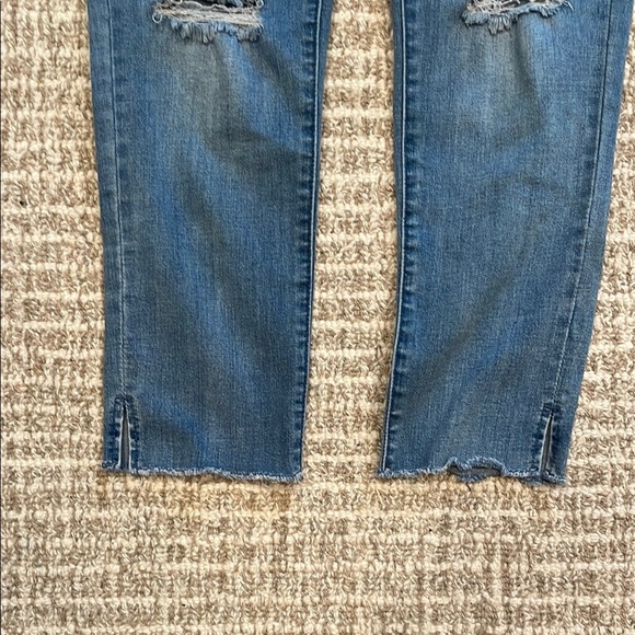 Kensie Skinny Distressed Jeans with Cropped ankles - Picture 2 of 7